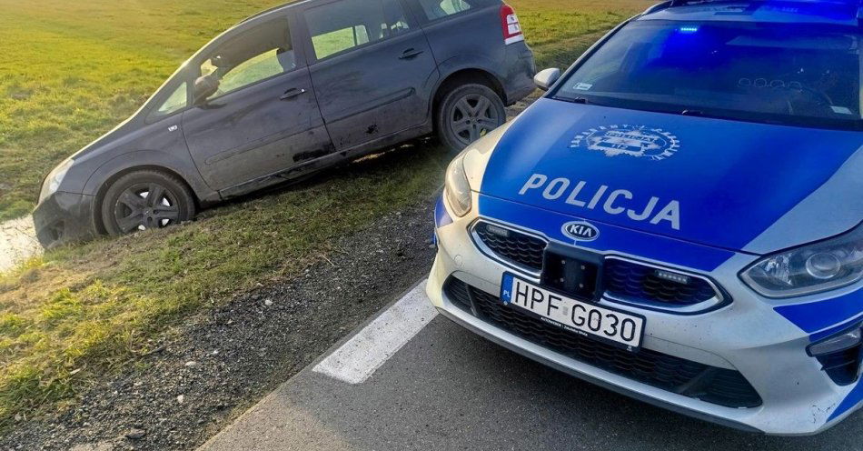 zdjęcie: Pijany kierowca wjechał do rowu mimo dożywotniego zakazu / fot. KPP w Łasku
