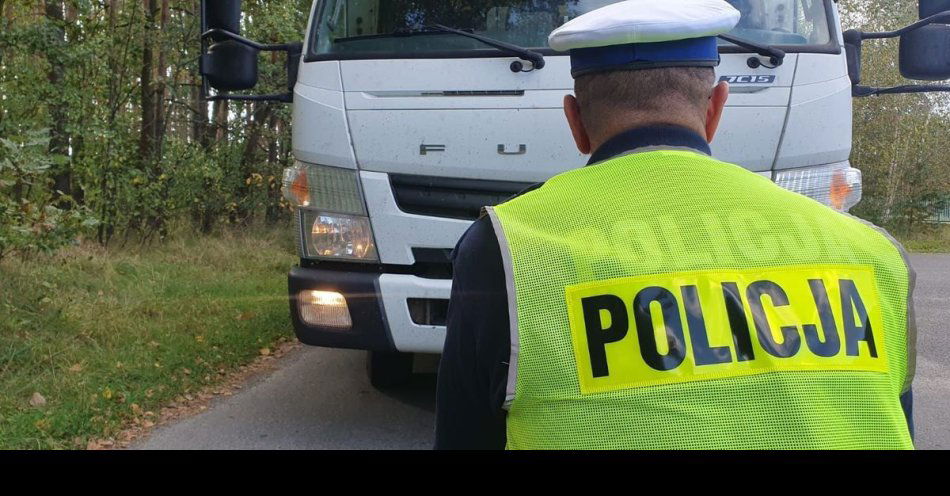 zdjęcie: Twoje światła nasze bezpieczeństwo Sprawdź światła / fot. KPP Nowa Sól