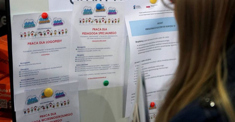 zdjęcie: 69 proc. osób uważa, że gdyby zaszła taka potrzeba znajdą tak samo dobrą lub lepszą pracę / fot. PAP