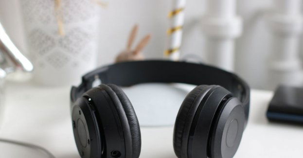 20-latek padł ofiarą oszustów, chciał sprzedać słuchawki, a stracił 12 tys. zł