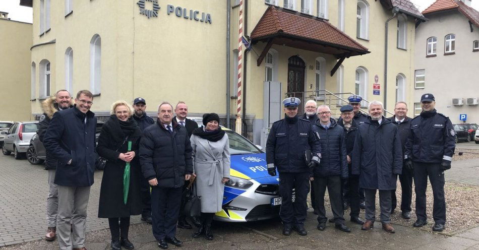 zdjęcie: Nowy radiowóz zasilił flotę czarnkowskiej komendy / fot. KPP Czarnków