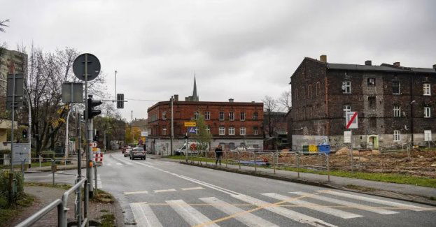 Tymczasowa organizacja ruchu na skrzyżowaniu ul. Katowickiej i ul. Wiązowej