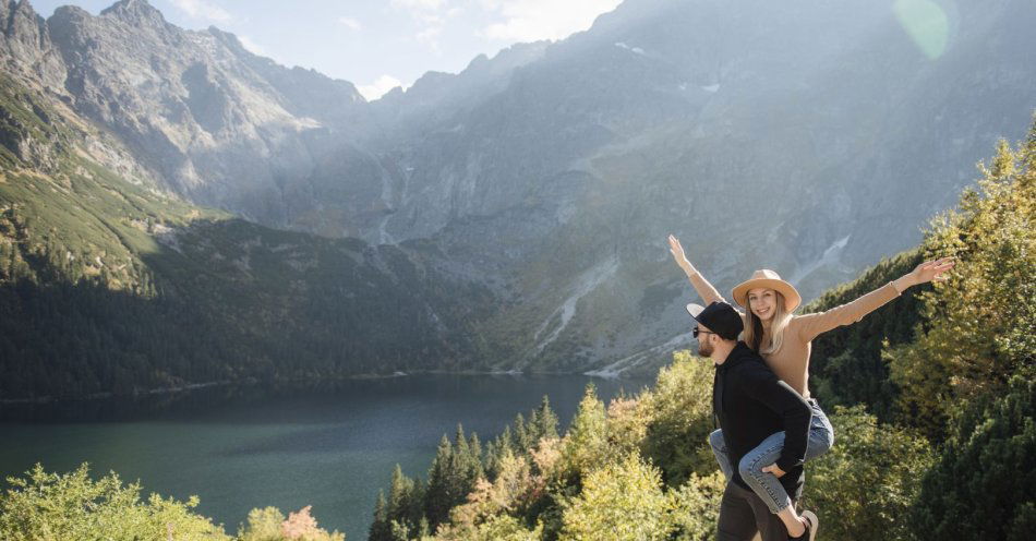 zdjęcie: Ponad 1,8 mln turystów odwiedziło Tatry w wakacje; od początku roku rekordowa liczba 3,6 mln osób / v8105186