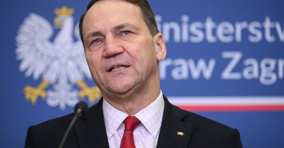 zdjęcie: Sikorski o Czarnku: będzie dobrym kandydatem na premiera, ale w Afganistanie / Warszawa, 08.03.2026. Wicepremier, minister spraw zagranicznych Radosław Sikorski podczas wspólnej konferencji prasowej po spotkaniu Zespołu Koordynacyjnego ds. sytuacji na Bliskim Wschodzie, 8 bm. w siedzibie MSZ Warszawie. (sko) PAP/Marcin Obara