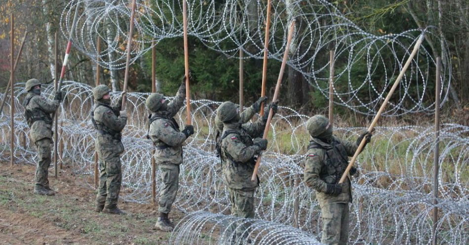 zdjęcie: Budowa zapory na granicy z Rosją - mieszkańcy zdziwieni, turyści popierają / fot. PAP