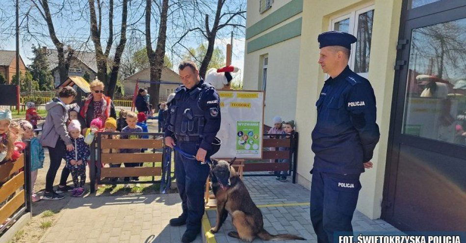 zdjęcie: Bezpieczni z dzielcnicowym / fot. KPP Sandomierz