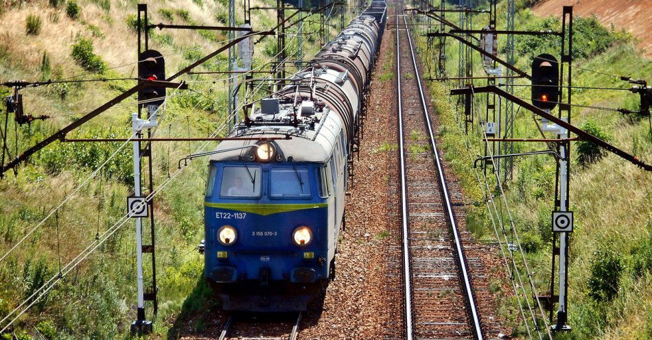 zdjęcie: Trudne warunki atmosferyczne, wstrzymany ruch pociągów na linii Kraków-Rzeszów / pixabay/1506645