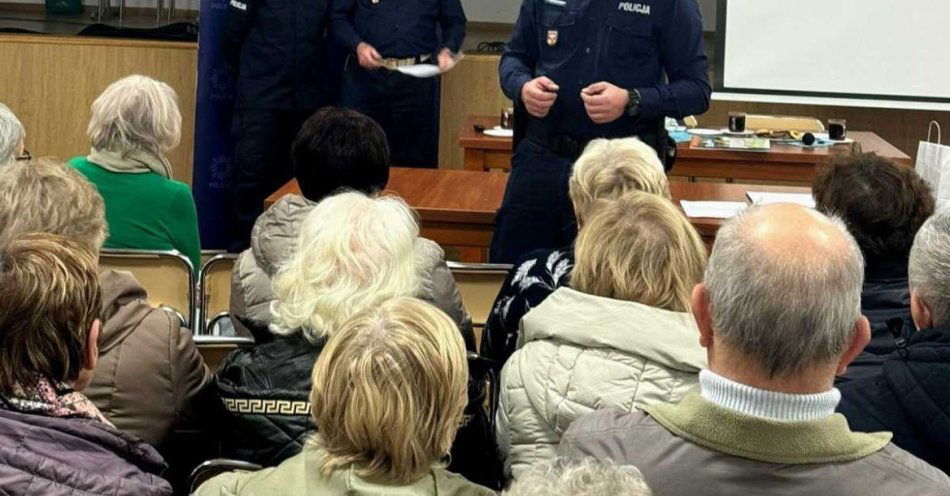 zdjęcie: Bezpieczny senior w Mszanowie. Spotkanie z policją i mieszkańcami / fot. KPP w Nowym Mieście Lubawskim
