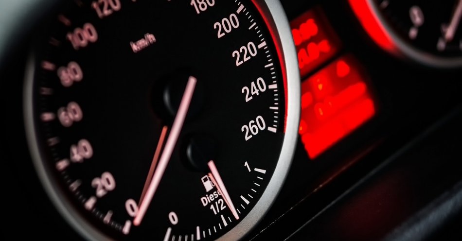 zdjęcie: Ponad 122 km/h w ternie zabudowanym / pixabay/1249610