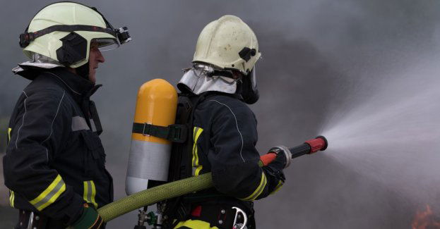 Trwa dogaszanie magazynu z elektroniką w Kędzierzynie-Koźlu