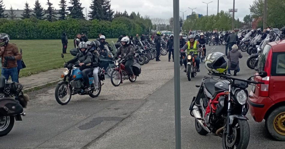 zdjęcie: Motocykliści w Bełchatowie rozpoczęli sezon / fot. KPP w Bełchatowie