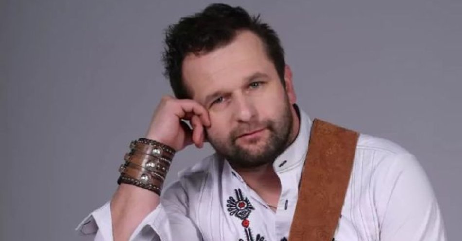 zdjęcie: Paweł Gołecki z zespołem / kupbilecik24.pl / Paweł Gołecki z zespołem