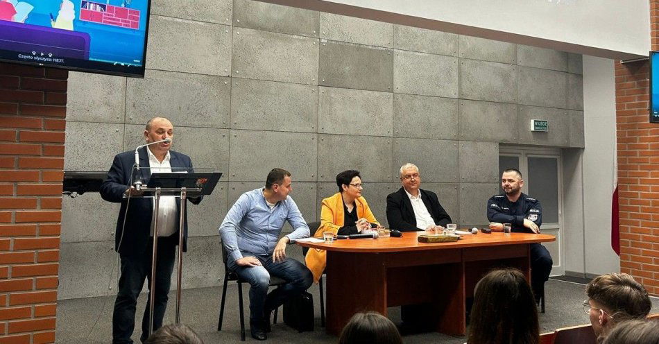 zdjęcie: Odpowiedzialność prawna i zagrożenia dla młodzieży / fot. KPP Wągrowiec