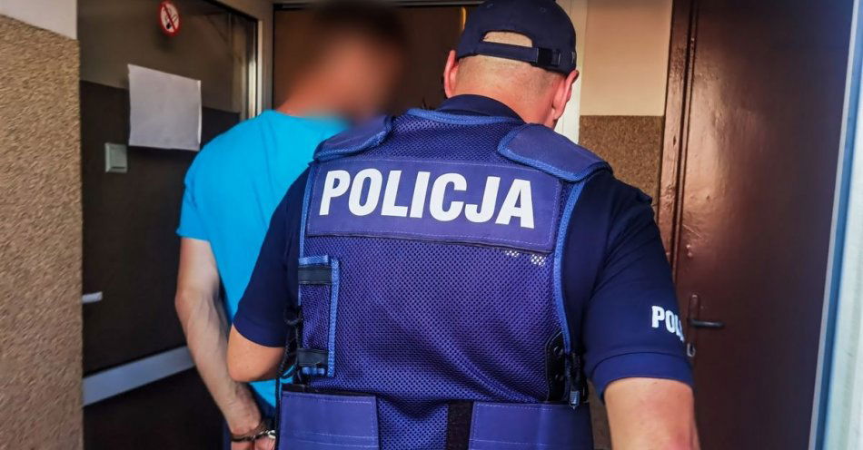 zdjęcie: Zaczepiali przypadkowe osoby - okazało się że byli poszukiwani / fot. KPP Siemiatycze
