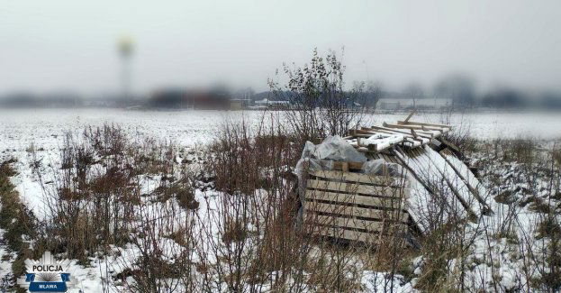 Koczował na polu, w szałasie z palet. Zimę spędzi w zakładzie karnym