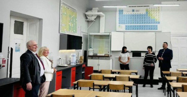 Nowoczesna sala chemiczna w III LO już otwarta