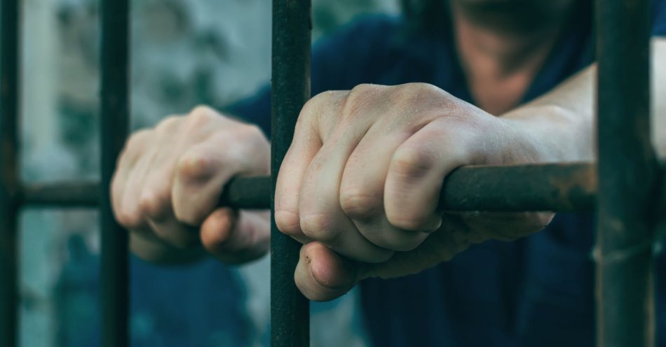 zdjęcie: Akt oskarżenia przeciwko 64-latkowi, który dźgnął nożem ratownika medycznego / v4790586