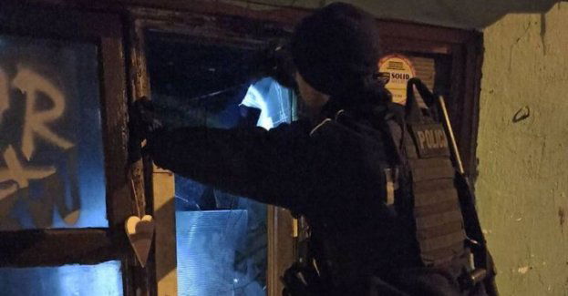 Nie bądź obojętny wobec osób bezdomnych i potrzebujących pomocy- dzwoniąc możesz uratować ludzkie życie