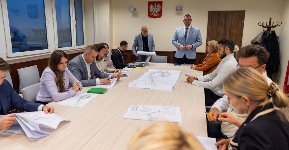 zdjęcie: Wspólnie o koncepcji ul. Św. Rocha i 8KD-D / fot. nadesłane