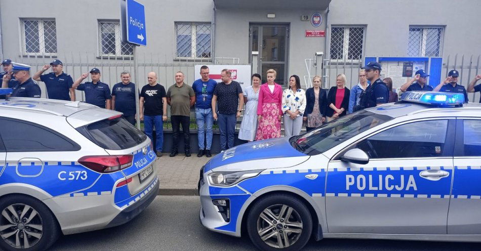 zdjęcie: Hołd dla poległego żołnierza. / fot. KPP w Golubiu-Dobrzyniu