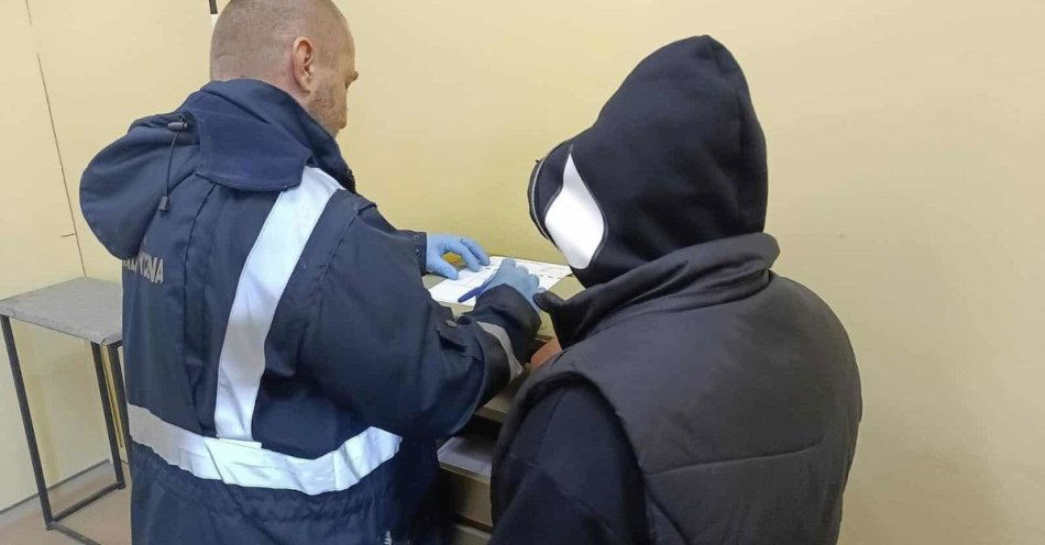 zdjęcie: Obcokrajowiec zatrzymany w Kościerzynie. Wkrótce wydalony / fot. KPP w Kościerzynie