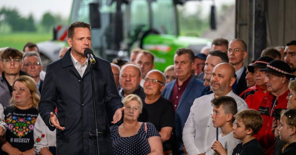 zdjęcie: Trzaskowski spotkał się z rolnikami w  Niecieczy. Chcemy protekcji dla polskiego rynku rolnego - deklarował / fot. PAP