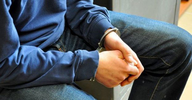 Mężczyzna, który groził napotkanym przechodniom został zatrzymany i tymczasowo aresztowany