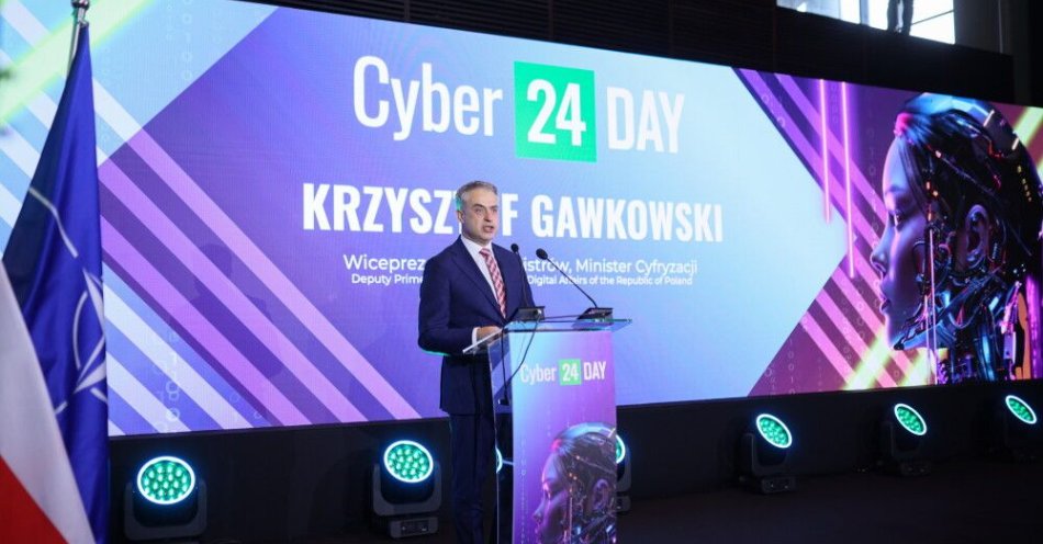 zdjęcie: Gawkowski: przyspieszają prace nad zmianami w Krajowym Systemie Cyberbezpieczeństwa / Warszawa, 02.10.2024. Wicepremier, minister cyfryzacji Krzysztof Gawkowski podczas otwarcia VI edycji konferencji Cyber24Day w Warszawie, 2 bm. poświęconej cyberbezpieczeństwu, cyfryzacji i nowym technologiom. Wydarzenie zostało zorganizowane przez grupę Defence24. (ad) PAP/Leszek Szymański