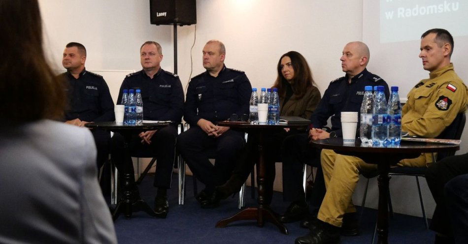 zdjęcie: Młodzież o bezpieczeństwie drogowym podczas debaty w Radomsku / fot. KPP w Radomsku