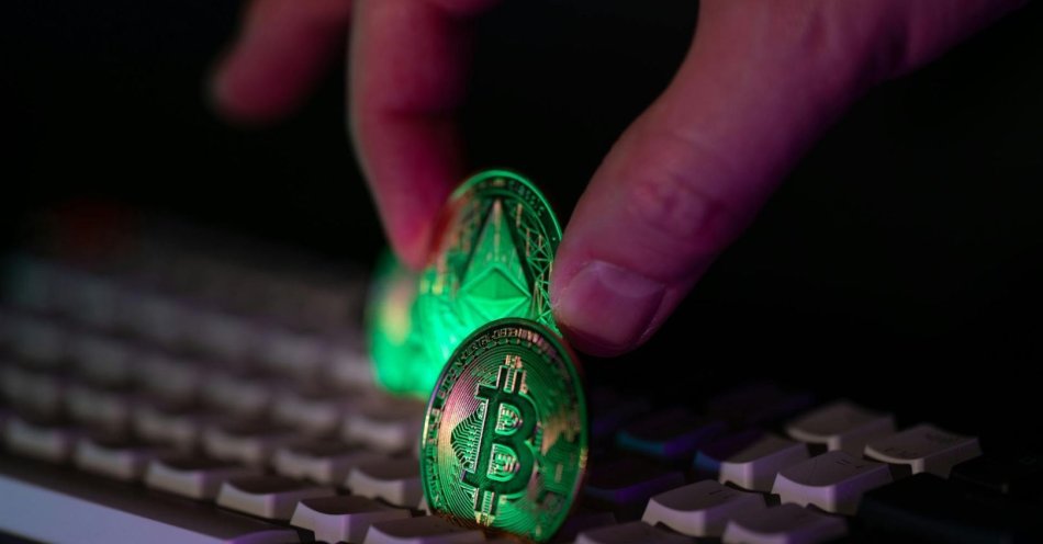 zdjęcie: Internetowi oszuści stosują kolejne sztuczki. Jak nie dać się oszukać na kryptowaluty / fot/newseria