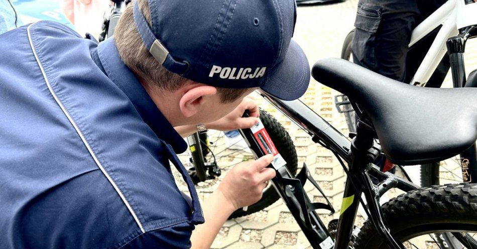 zdjęcie: Festyn rodzinny w Suskowoli pod okiem funkcjonariuszy Policji / fot. KMP w Radomiu