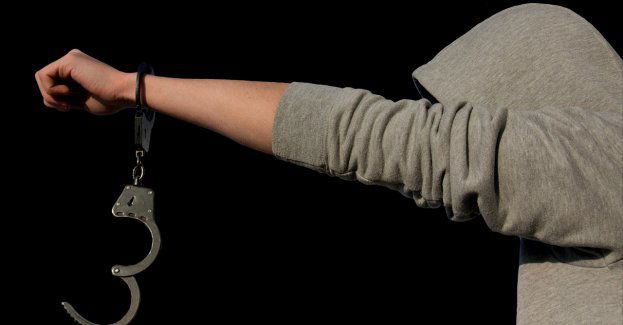 Przez dwa lata znęcał się nad rodzicami; został aresztowany