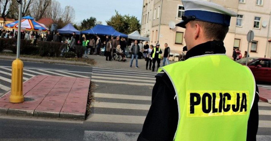 zdjęcie: Uwaga od dzisiaj zmiana organizacji ruchu w rejonie cmentarza / fot. KMP w Legnicy