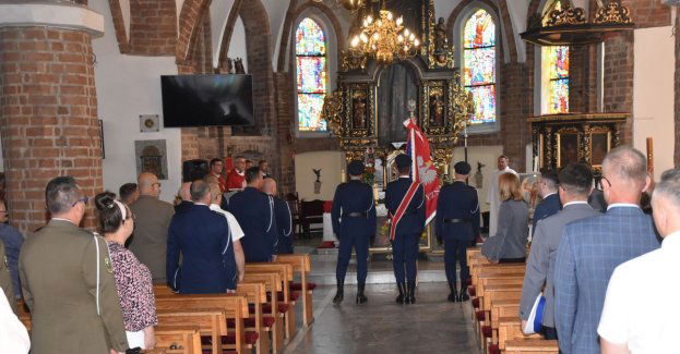 Pamięć to najpiękniejszy wyraz poszanowania dla przeszłości… - celebracja 105. rocznicy powołania Policji Państwowej podczas Powiatowych Obchodów Św