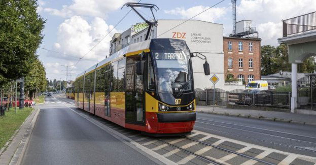 Trzy nowe wozy tramwajowe