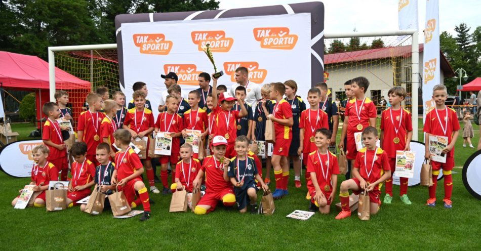 zdjęcie: Futbol i nie tylko. Kilkuset małych piłkarzy wzięło udział w nietypowych turniejach w Łódzkiem i Małopolsce / fot. nadesłane