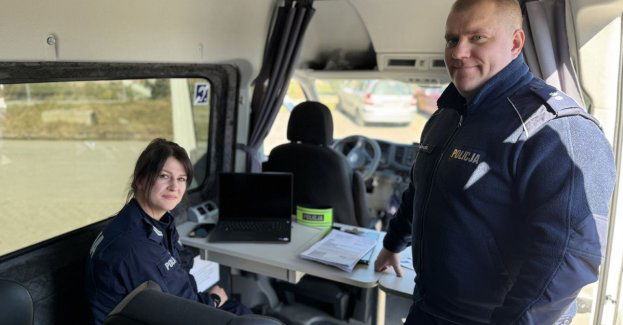 Policjanci z powiatu puckiego bliżej mieszkańców. Mobilne centrum pomocy ofiarom przestępstw w Pierwoszynie