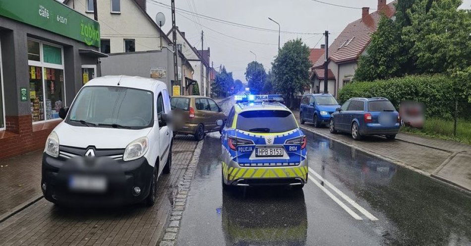 zdjęcie: Niebezpieczne zdarzenie drogowe z udziałem nietrzeźwego kierowcy bez uprawnień / fot. KMP w Wrocławiu