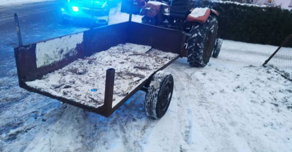 zdjęcie: Mieszkaniec uniemożliwił jazdę pijanemu kierowcy ciągnika / fot. KPP w Goleniowie