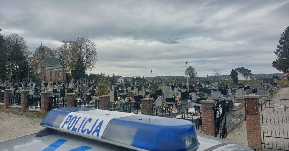 zdjęcie: Policja przypomina o bezpieczeństwie podczas Wszystkich Świętych / fot. KPP w Brzozowie