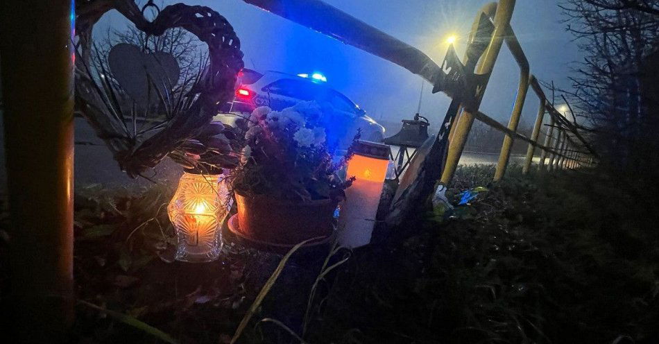 zdjęcie: Policjanci pamiętają o ofiarach wypadków drogowych / fot. KPP w Świeciu