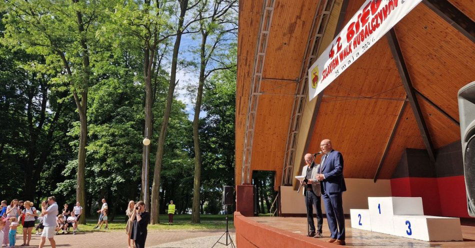 zdjęcie: Powiatowy Dzień Strażaka oraz bieg Szlakiem Walk Hubalczyków w Przysusze / fot. KPP w Przysusze