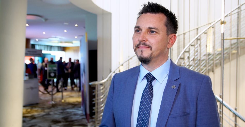 zdjęcie: Sektor energetyczny przyspiesza wdrażanie rozwiązań AI. Bez odpowiedniego zarządzania zwiększa to podatność infrastruktury krytycznej na ataki / fot. Newseria - Jarosław Zarychta, head of business development, Billennium