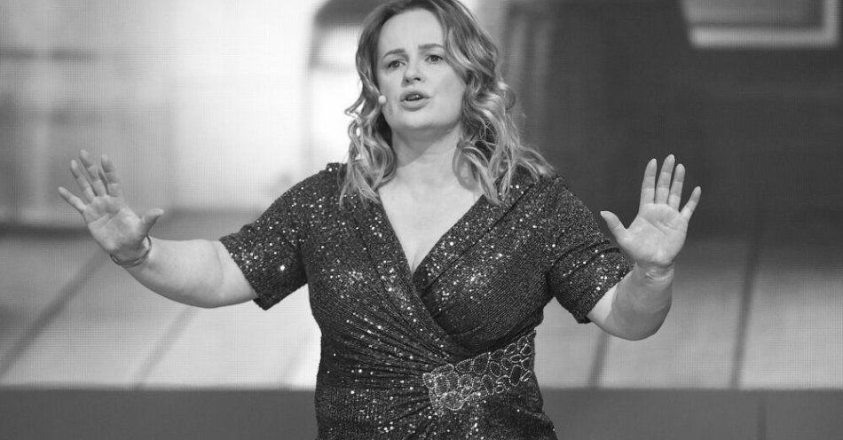 zdjęcie: Przyjaciele, artyści, dziennikarze i politycy żegnają Joannę Kołaczkowską / fot. PAP