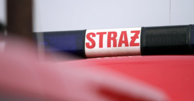 Pożar dachu liceum w Grodzisku Maz. w trakcie egzaminu maturalnego