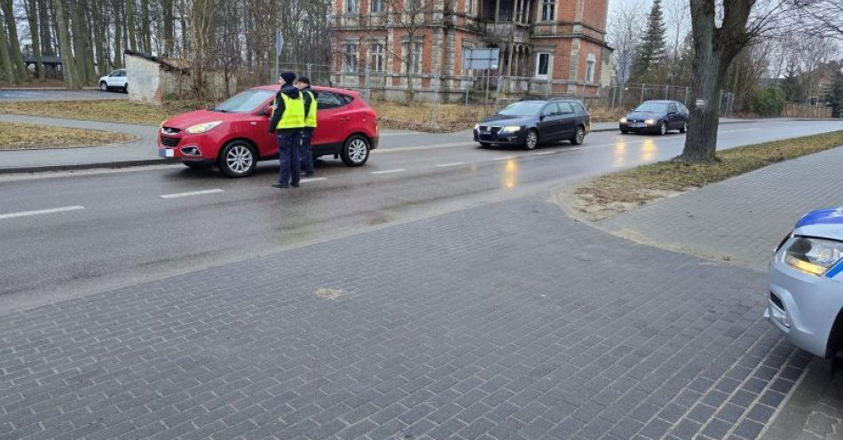 zdjęcie: Poranna kontrola w Debrznie: 879 kierowców sprawdzonych / fot. KPP w Człuchowie Akcja Bezpieczne Debrzno