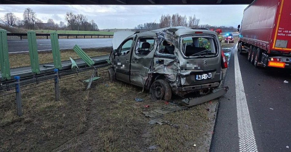 zdjęcie: Groźnie wyglądająca kolizja na drodze krajowej S7 / fot. KPP w Ostródzie