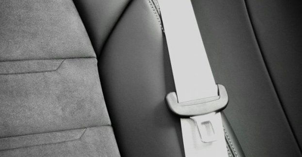 Wpadł przez niezapięte pasy