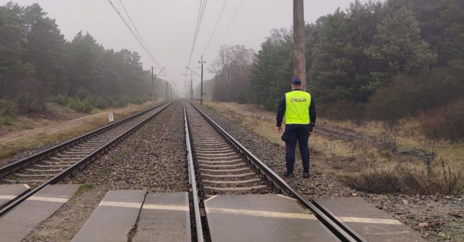 zdjęcie: Toruń: Policja wzmacnia ochronę infrastruktury kolejowej w akcji TOR / fot. KMP w Toruniu