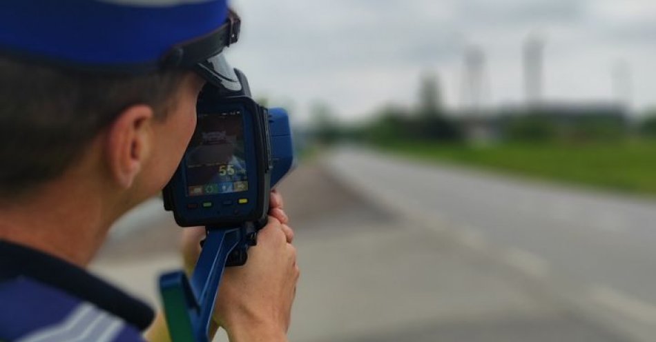 zdjęcie: Jechał 115 km/h w obszarze zabudowanym, został zatrzymany przez łosickich policjantów / fot. KPP w Łosicach